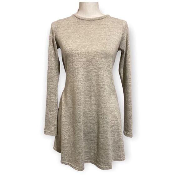 The Vanity Room Long Sleeve Key Hole Swing Dress - Picture 2 of 8